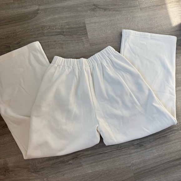 White Wide-Leg Pants - Picture 4 of 4